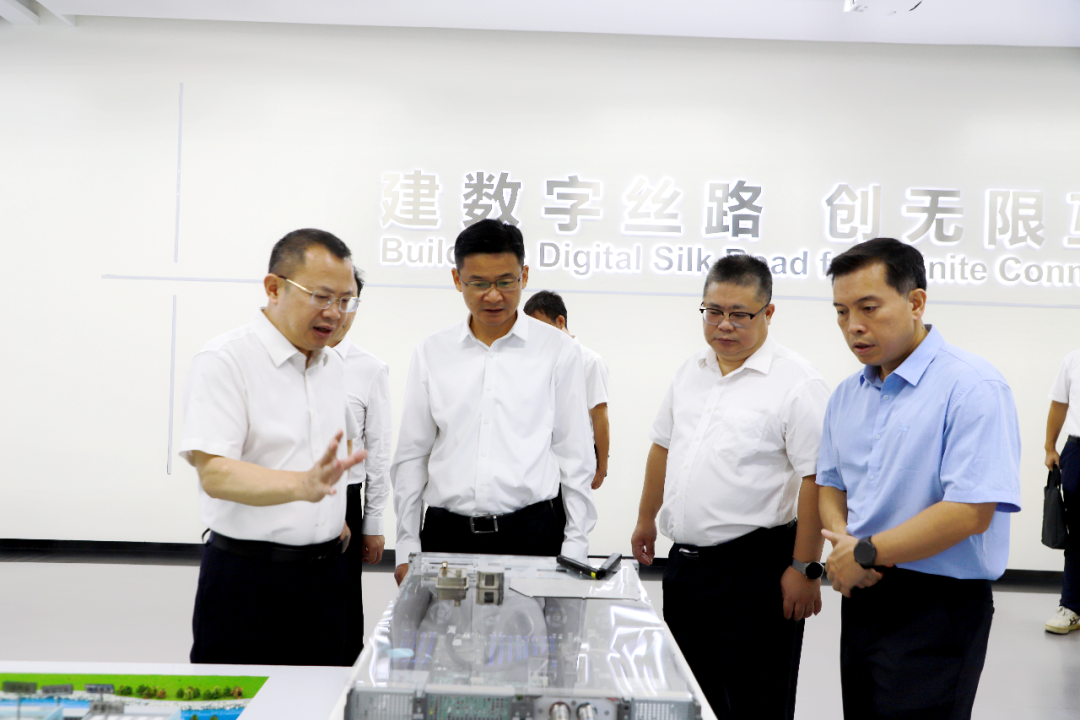 转载 | 自治区副主席曹志强到广西数据集团调研